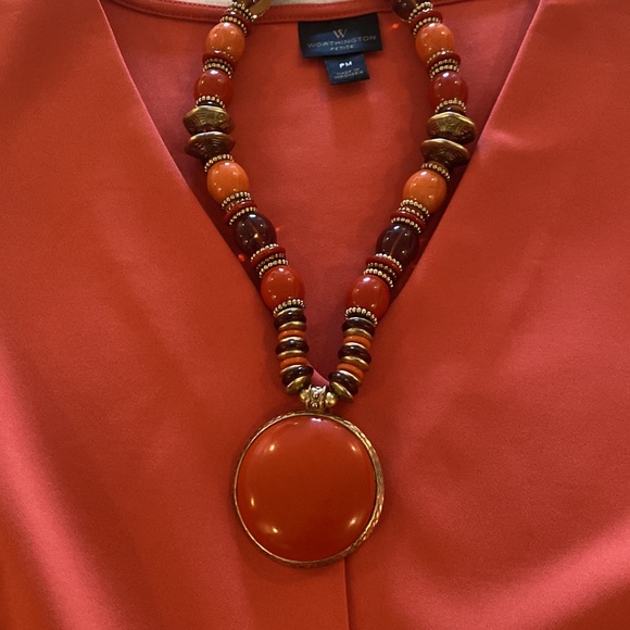 Worthinton petplum blouses for women’s new no tags and necklace - Picture 3 of 6